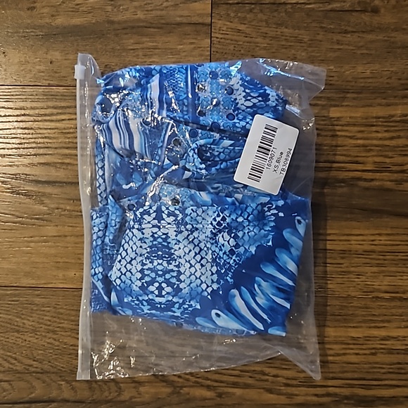 XS new walk on the beach tankini swim razor back top ans skirt. Mult blue design - Picture 7 of 7